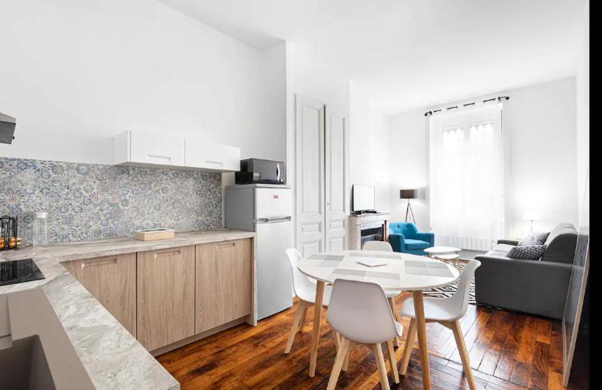 Appartement 2 Pieces Jean Mace Et Stationnement Лион Экстерьер фото