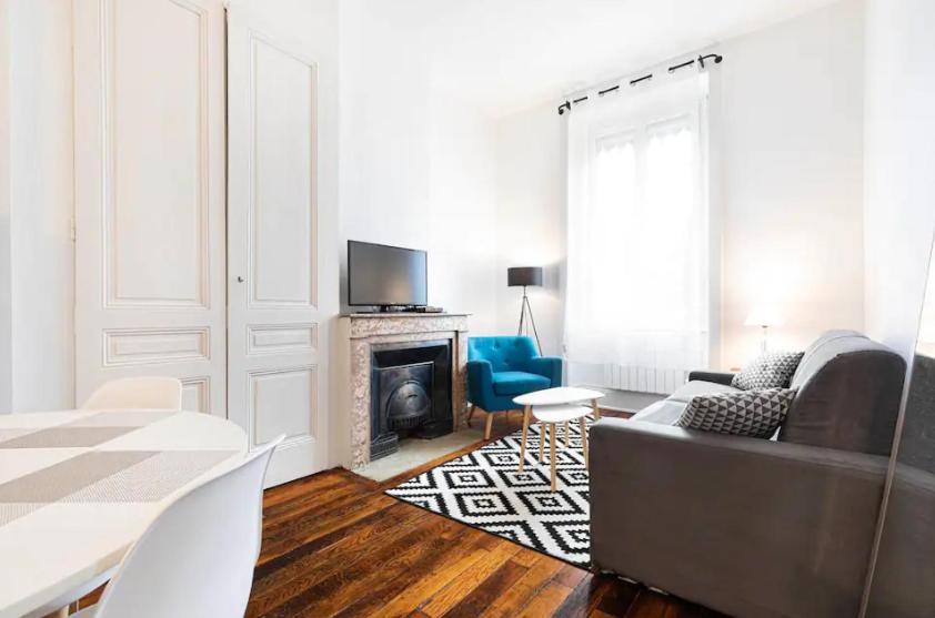Appartement 2 Pieces Jean Mace Et Stationnement Лион Экстерьер фото